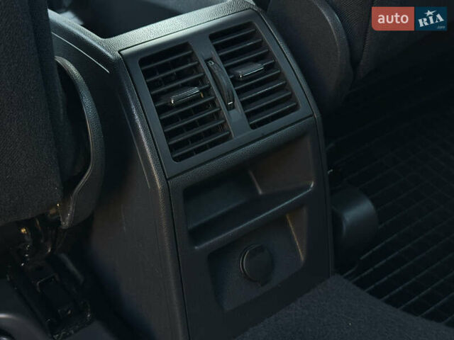 Черный Опель Зафира, объемом двигателя 1.7 л и пробегом 189 тыс. км за 8350 $, фото 72 на Automoto.ua