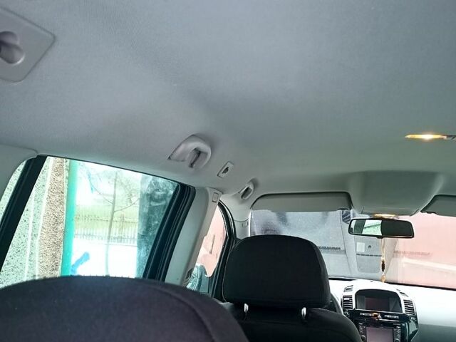 Чорний Опель Зафіра, об'ємом двигуна 1.7 л та пробігом 260 тис. км за 8000 $, фото 3 на Automoto.ua