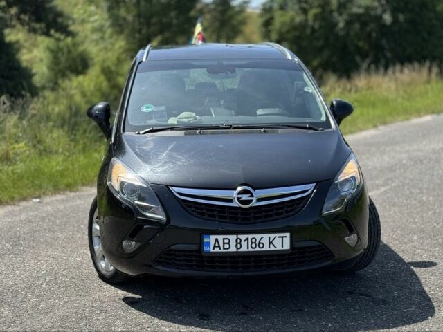Черный Опель Зафира, объемом двигателя 1.6 л и пробегом 200 тыс. км за 9000 $, фото 2 на Automoto.ua