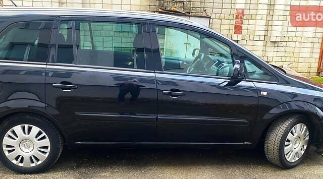 Черный Опель Зафира, объемом двигателя 0 л и пробегом 212 тыс. км за 7800 $, фото 7 на Automoto.ua