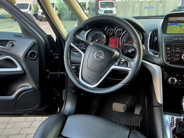 Чорний Опель Зафіра, об'ємом двигуна 2 л та пробігом 276 тис. км за 8000 $, фото 4 на Automoto.ua