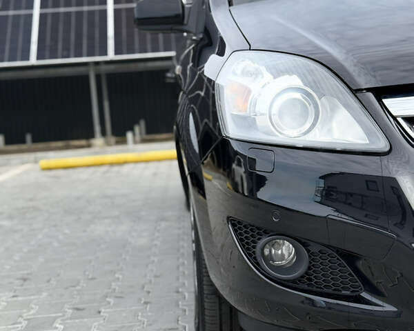 Черный Опель Зафира, объемом двигателя 1.8 л и пробегом 213 тыс. км за 7700 $, фото 16 на Automoto.ua