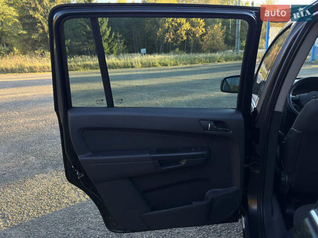 Черный Опель Зафира, объемом двигателя 1.7 л и пробегом 189 тыс. км за 8350 $, фото 74 на Automoto.ua