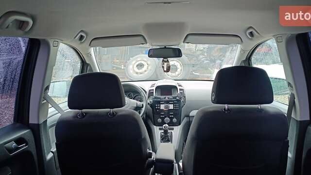 Черный Опель Зафира, объемом двигателя 1.7 л и пробегом 266 тыс. км за 8000 $, фото 6 на Automoto.ua