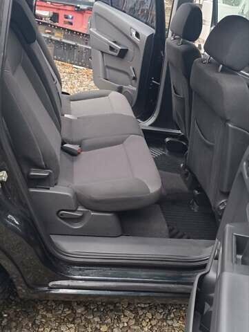 Черный Опель Зафира, объемом двигателя 1.7 л и пробегом 266 тыс. км за 8000 $, фото 21 на Automoto.ua