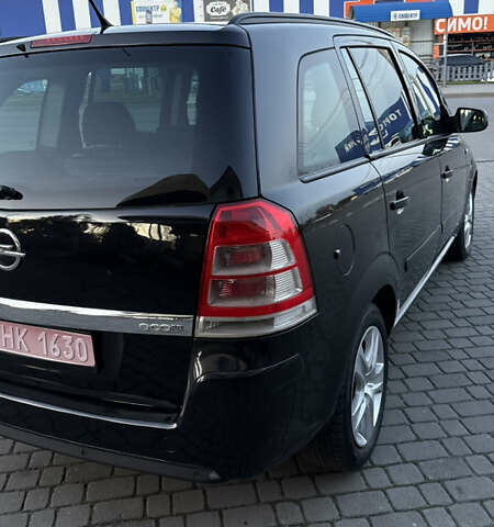 Черный Опель Зафира, объемом двигателя 1.7 л и пробегом 209 тыс. км за 8500 $, фото 12 на Automoto.ua