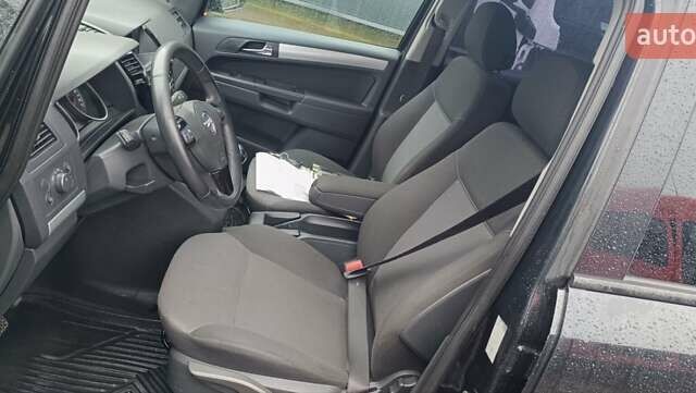 Черный Опель Зафира, объемом двигателя 1.7 л и пробегом 266 тыс. км за 8000 $, фото 12 на Automoto.ua