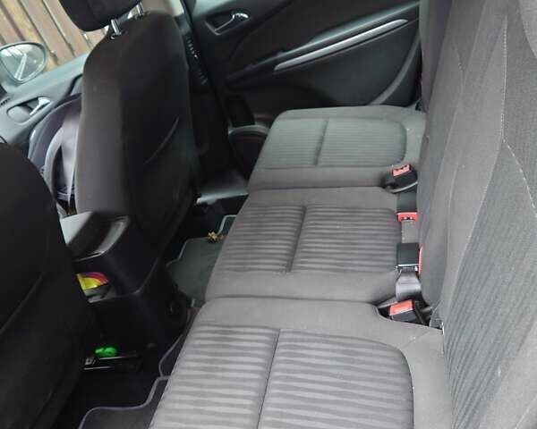 Черный Опель Зафира, объемом двигателя 1.8 л и пробегом 155 тыс. км за 10500 $, фото 7 на Automoto.ua