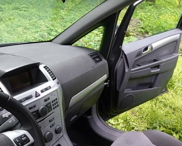 Чорний Опель Зафіра, об'ємом двигуна 1.8 л та пробігом 204 тис. км за 8900 $, фото 14 на Automoto.ua