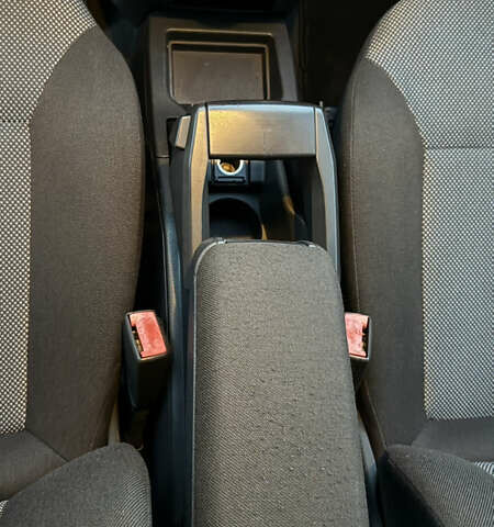 Черный Опель Зафира, объемом двигателя 1.7 л и пробегом 209 тыс. км за 8500 $, фото 19 на Automoto.ua