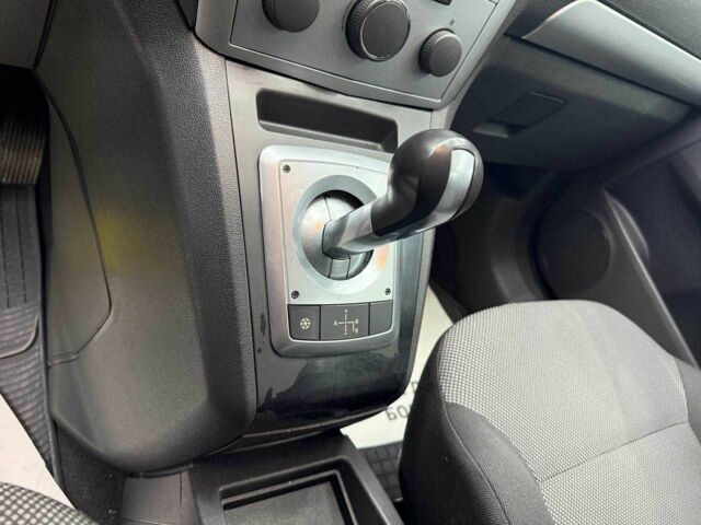 Черный Опель Зафира, объемом двигателя 1.8 л и пробегом 204 тыс. км за 8500 $, фото 13 на Automoto.ua