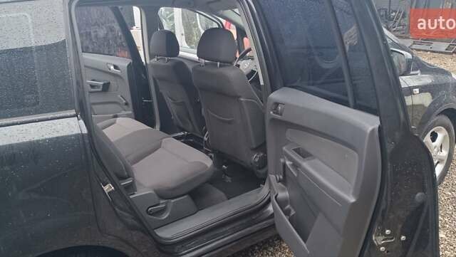 Черный Опель Зафира, объемом двигателя 1.7 л и пробегом 266 тыс. км за 8000 $, фото 19 на Automoto.ua