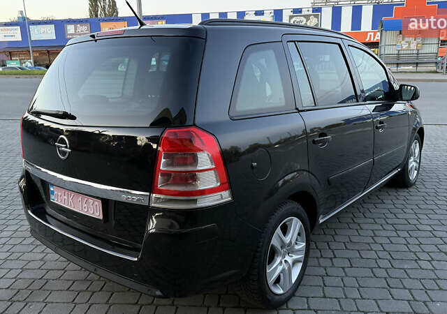 Черный Опель Зафира, объемом двигателя 1.7 л и пробегом 209 тыс. км за 8500 $, фото 6 на Automoto.ua