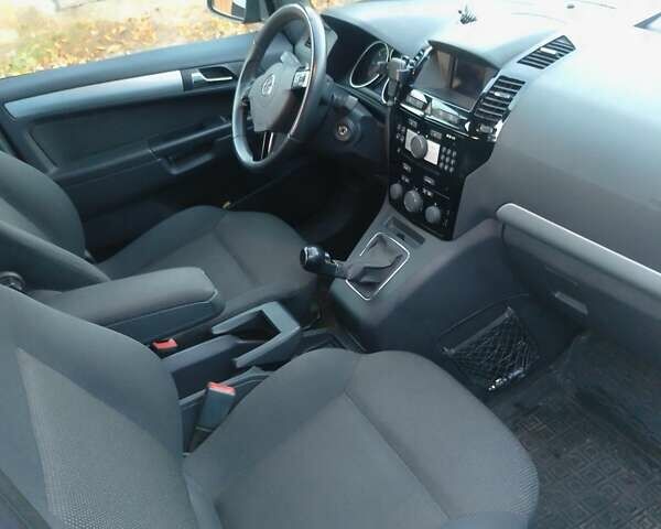 Опель Зафира 2013 в Нововолынск на Automoto.ua Черный Опель Зафира, объемом двигателя 1.7 л и пробегом 216 тыс. км за 9300 $, фото 9 на Automoto.ua