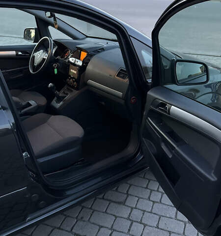 Черный Опель Зафира, объемом двигателя 1.7 л и пробегом 209 тыс. км за 8500 $, фото 37 на Automoto.ua