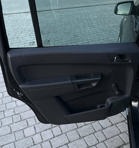 Черный Опель Зафира, объемом двигателя 1.7 л и пробегом 209 тыс. км за 8500 $, фото 27 на Automoto.ua