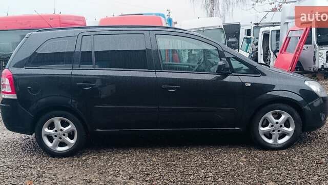 Черный Опель Зафира, объемом двигателя 1.7 л и пробегом 266 тыс. км за 8000 $, фото 3 на Automoto.ua