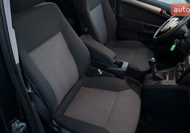 Черный Опель Зафира, объемом двигателя 1.7 л и пробегом 209 тыс. км за 8500 $, фото 39 на Automoto.ua