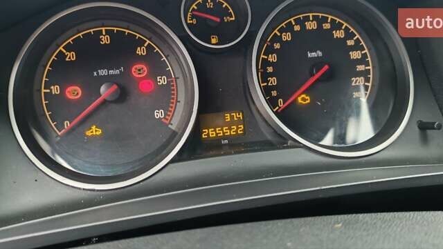 Черный Опель Зафира, объемом двигателя 1.7 л и пробегом 266 тыс. км за 8000 $, фото 10 на Automoto.ua