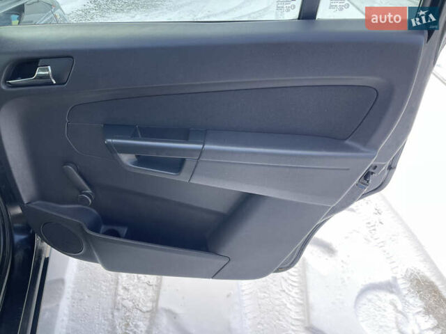 Черный Опель Зафира, объемом двигателя 1.8 л и пробегом 186 тыс. км за 7700 $, фото 20 на Automoto.ua