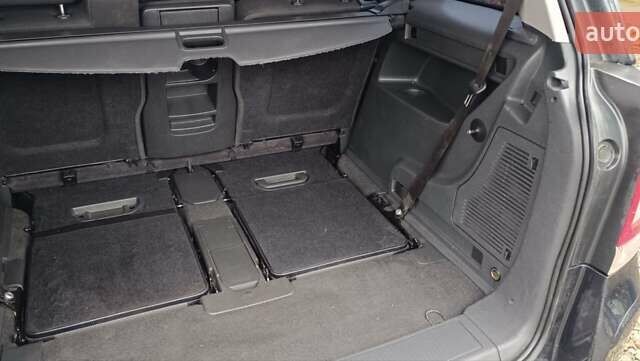 Черный Опель Зафира, объемом двигателя 1.7 л и пробегом 266 тыс. км за 8000 $, фото 9 на Automoto.ua