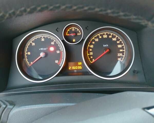 Опель Зафира 2013 в Нововолынск на Automoto.ua Черный Опель Зафира, объемом двигателя 1.7 л и пробегом 216 тыс. км за 9300 $, фото 12 на Automoto.ua