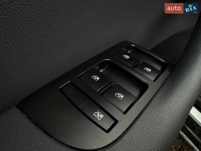 Черный Опель Зафира, объемом двигателя 2 л и пробегом 253 тыс. км за 11000 $, фото 11 на Automoto.ua