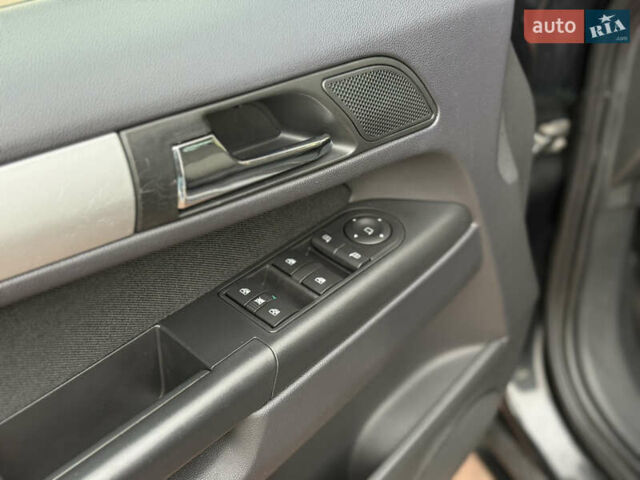 Черный Опель Зафира, объемом двигателя 1.7 л и пробегом 231 тыс. км за 7999 $, фото 38 на Automoto.ua