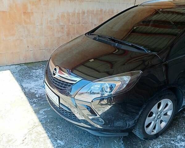 Черный Опель Зафира, объемом двигателя 2 л и пробегом 255 тыс. км за 11999 $, фото 8 на Automoto.ua