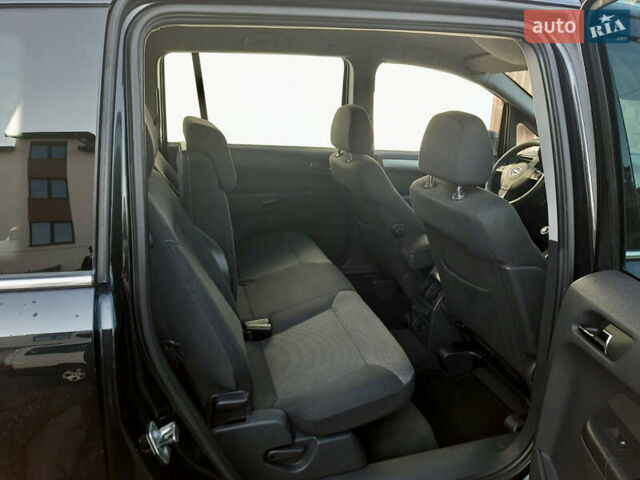 Черный Опель Зафира, объемом двигателя 1.7 л и пробегом 163 тыс. км за 9600 $, фото 22 на Automoto.ua