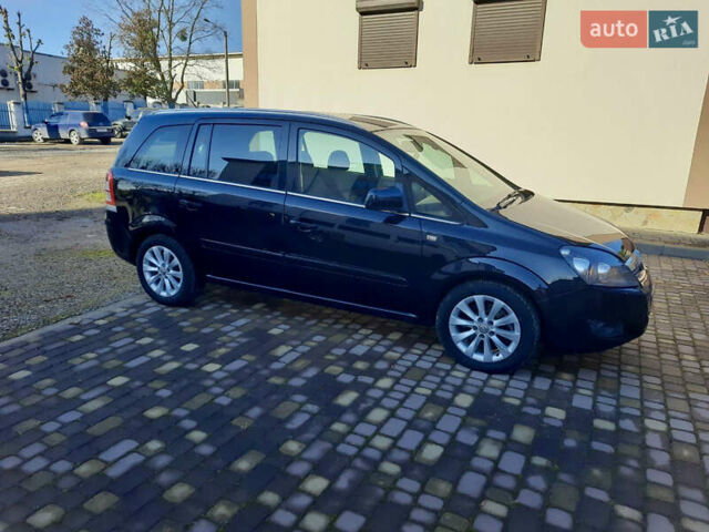 Черный Опель Зафира, объемом двигателя 1.7 л и пробегом 163 тыс. км за 9600 $, фото 3 на Automoto.ua