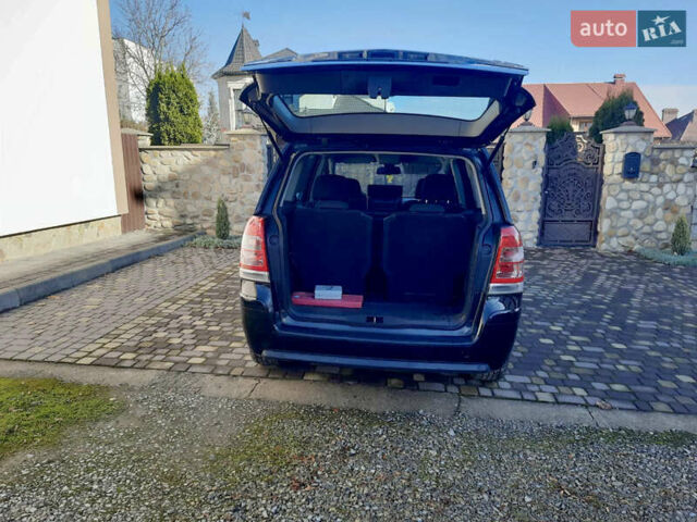 Черный Опель Зафира, объемом двигателя 1.7 л и пробегом 163 тыс. км за 9600 $, фото 21 на Automoto.ua