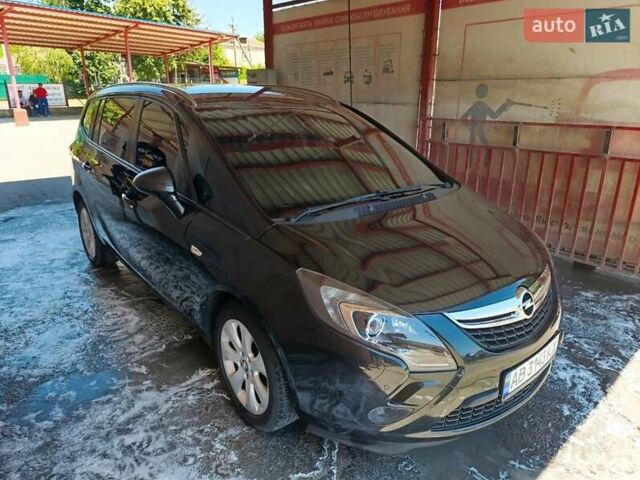 Черный Опель Зафира, объемом двигателя 2 л и пробегом 255 тыс. км за 11999 $, фото 3 на Automoto.ua