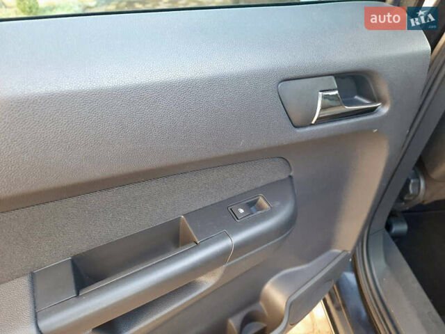 Черный Опель Зафира, объемом двигателя 1.7 л и пробегом 163 тыс. км за 9600 $, фото 18 на Automoto.ua