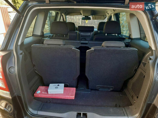 Черный Опель Зафира, объемом двигателя 1.7 л и пробегом 163 тыс. км за 9600 $, фото 20 на Automoto.ua