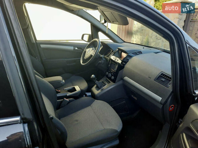 Черный Опель Зафира, объемом двигателя 1.7 л и пробегом 163 тыс. км за 9600 $, фото 23 на Automoto.ua