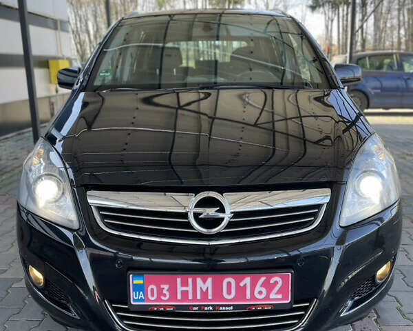 Черный Опель Зафира, объемом двигателя 1.7 л и пробегом 227 тыс. км за 8900 $, фото 3 на Automoto.ua
