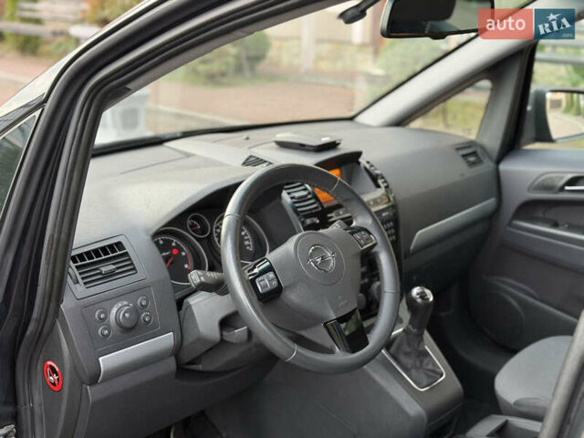 Опель Зафира 2014 в Стрые на Automoto.ua Черный Опель Зафира, объемом двигателя 1.7 л и пробегом 232 тыс. км за 8450 $, фото 3 на Automoto.ua