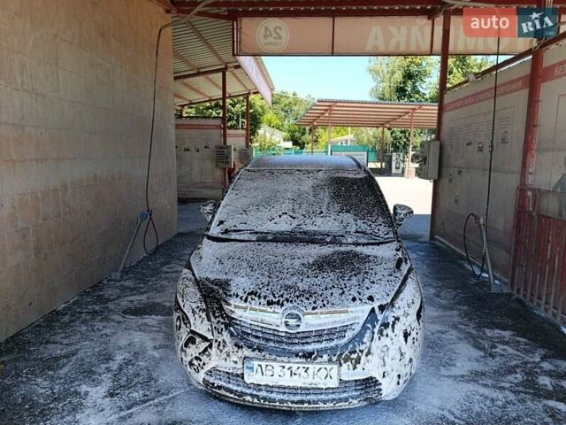 Черный Опель Зафира, объемом двигателя 2 л и пробегом 255 тыс. км за 11999 $, фото 5 на Automoto.ua