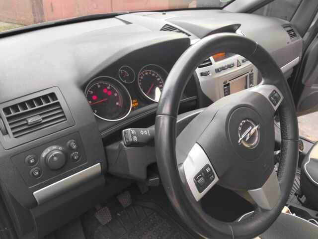 Чорний Опель Зафіра, об'ємом двигуна 1.7 л та пробігом 223 тис. км за 9200 $, фото 4 на Automoto.ua