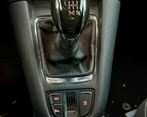 Черный Опель Зафира, объемом двигателя 1.6 л и пробегом 215 тыс. км за 9399 $, фото 31 на Automoto.ua