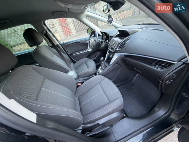 Черный Опель Зафира, объемом двигателя 1.6 л и пробегом 215 тыс. км за 9399 $, фото 25 на Automoto.ua