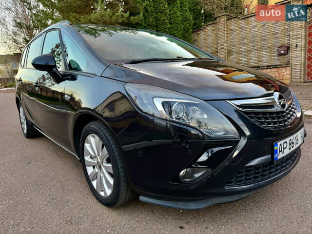 Черный Опель Зафира, объемом двигателя 1.6 л и пробегом 215 тыс. км за 9399 $, фото 4 на Automoto.ua