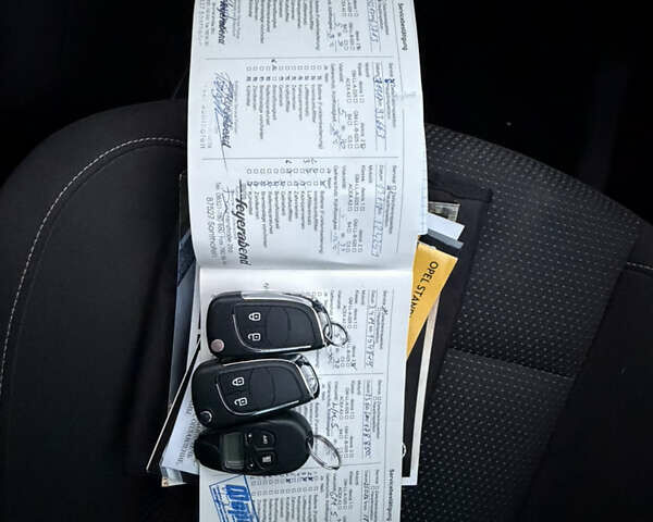 Черный Опель Зафира, объемом двигателя 1.6 л и пробегом 215 тыс. км за 9399 $, фото 38 на Automoto.ua