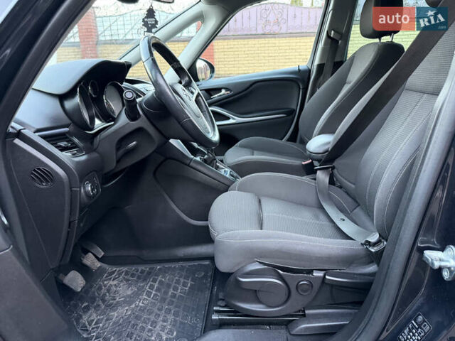 Черный Опель Зафира, объемом двигателя 1.6 л и пробегом 215 тыс. км за 9399 $, фото 16 на Automoto.ua