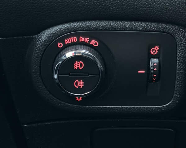 Черный Опель Зафира, объемом двигателя 1.6 л и пробегом 215 тыс. км за 9399 $, фото 32 на Automoto.ua