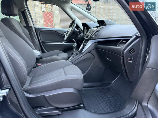 Черный Опель Зафира, объемом двигателя 1.6 л и пробегом 215 тыс. км за 9399 $, фото 24 на Automoto.ua