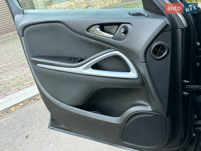 Черный Опель Зафира, объемом двигателя 1.6 л и пробегом 215 тыс. км за 9399 $, фото 36 на Automoto.ua