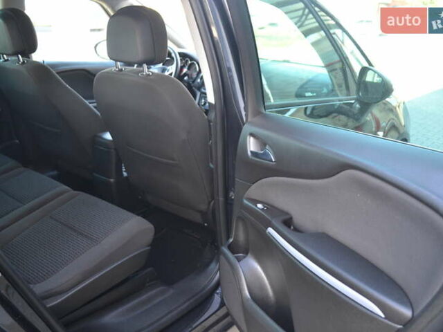 Черный Опель Зафира, объемом двигателя 1.96 л и пробегом 165 тыс. км за 13200 $, фото 29 на Automoto.ua