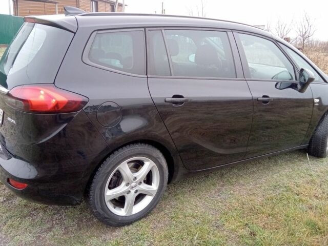 Чорний Опель Зафіра, об'ємом двигуна 2 л та пробігом 313 тис. км за 12200 $, фото 4 на Automoto.ua